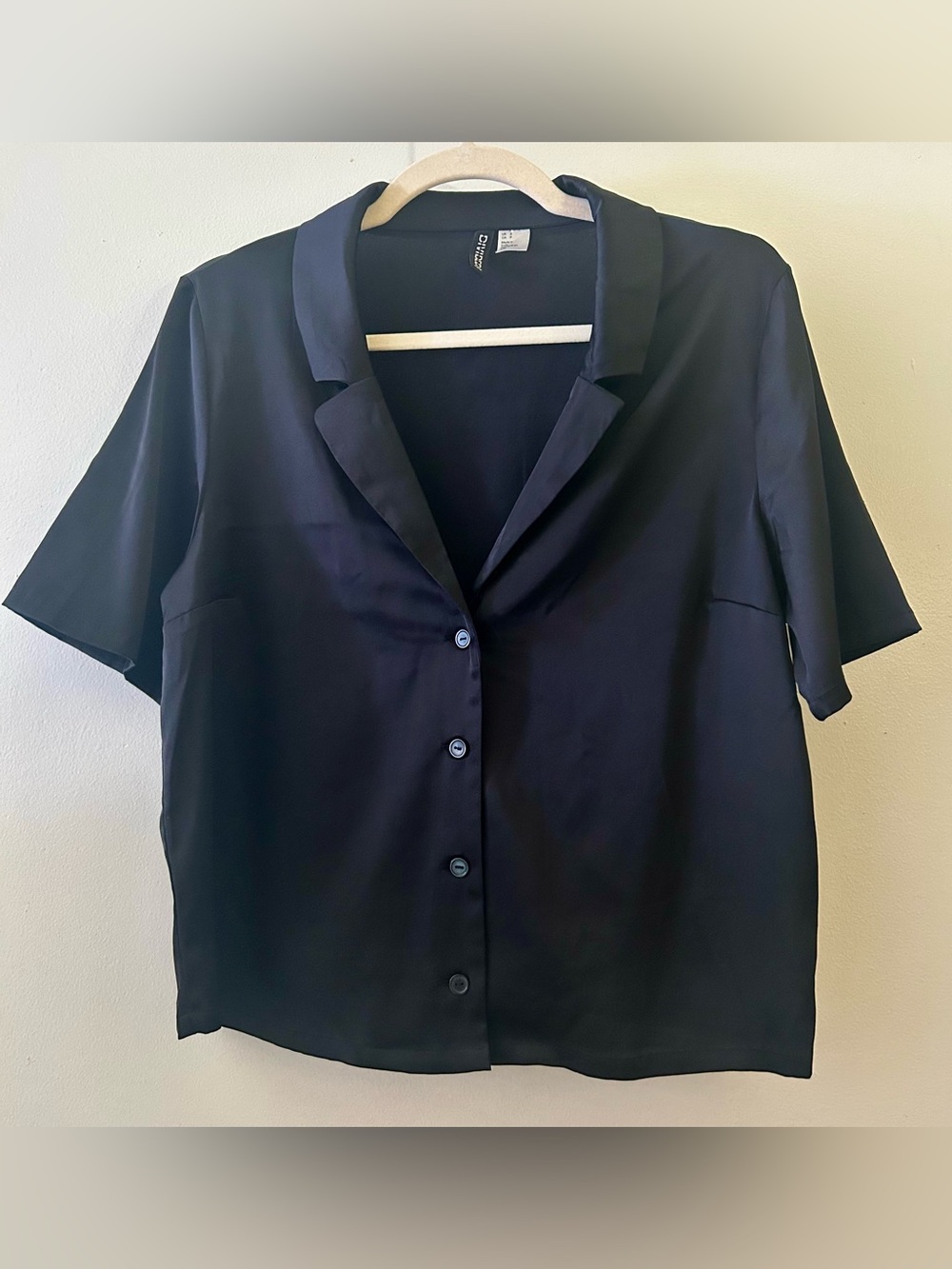 H&M Divided Silk Effects Blouse Short Sleeve Satin Button Shirt Black Sz Small